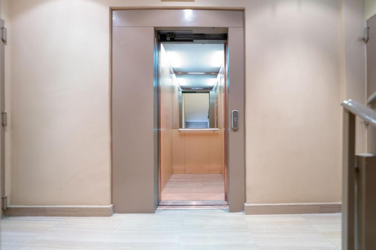 Apartamentos Gran Via Madrid Exteriér fotografie