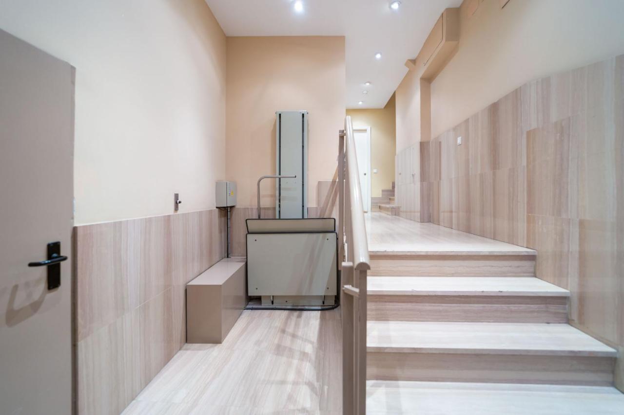 Apartamentos Gran Via Madrid Exteriér fotografie
