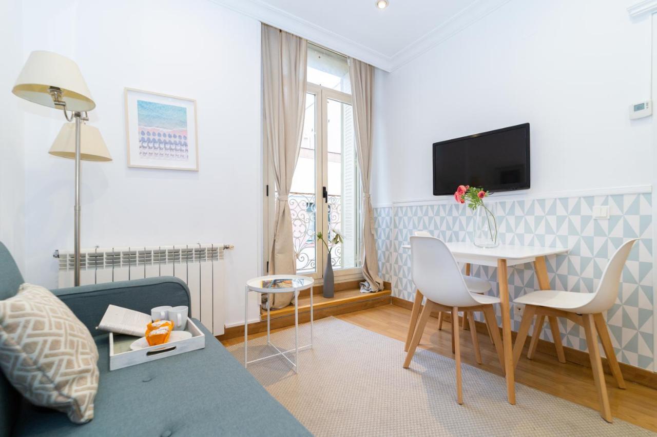 Apartamentos Gran Via Madrid Exteriér fotografie