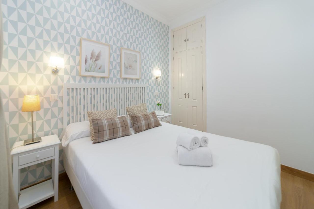 Apartamentos Gran Via Madrid Exteriér fotografie